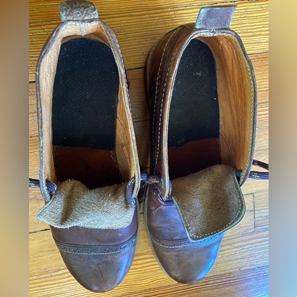 High end, artisan constructed, handmade leather Chukka boots. - Picture 6 of 9